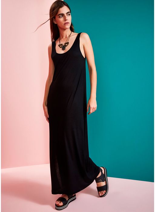 vestido longo preto de malha com fenda