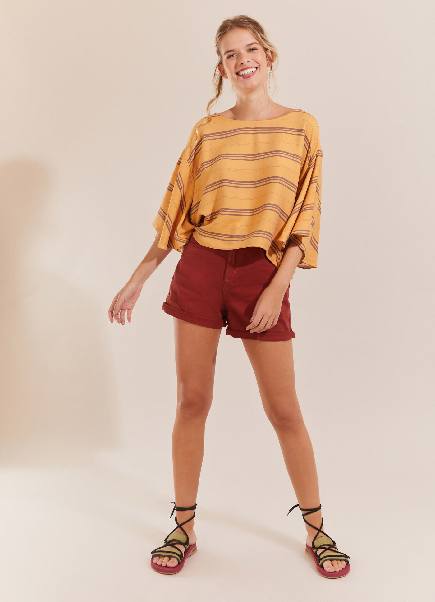 blusa estilo batinha