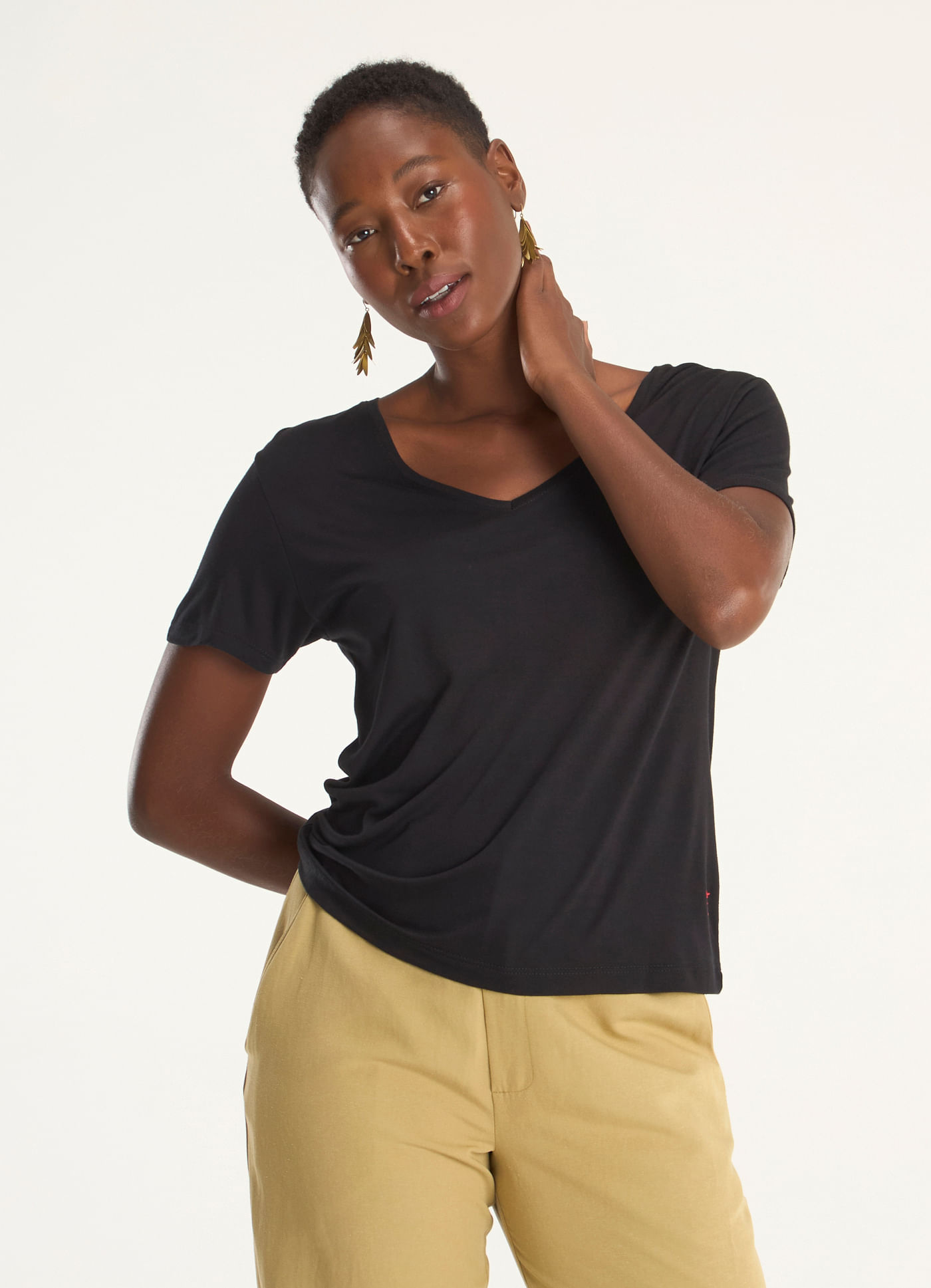 Blusa viscose gola v preto