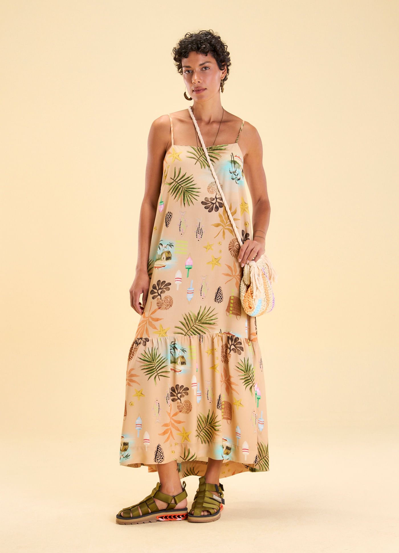 Vestido longo alcinha estampado vilarejo