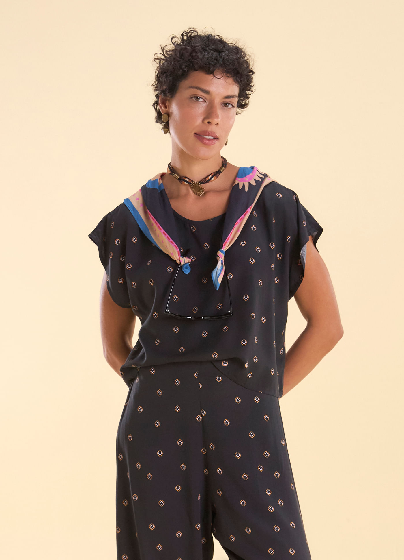 Blusa manga curta estampada samsara