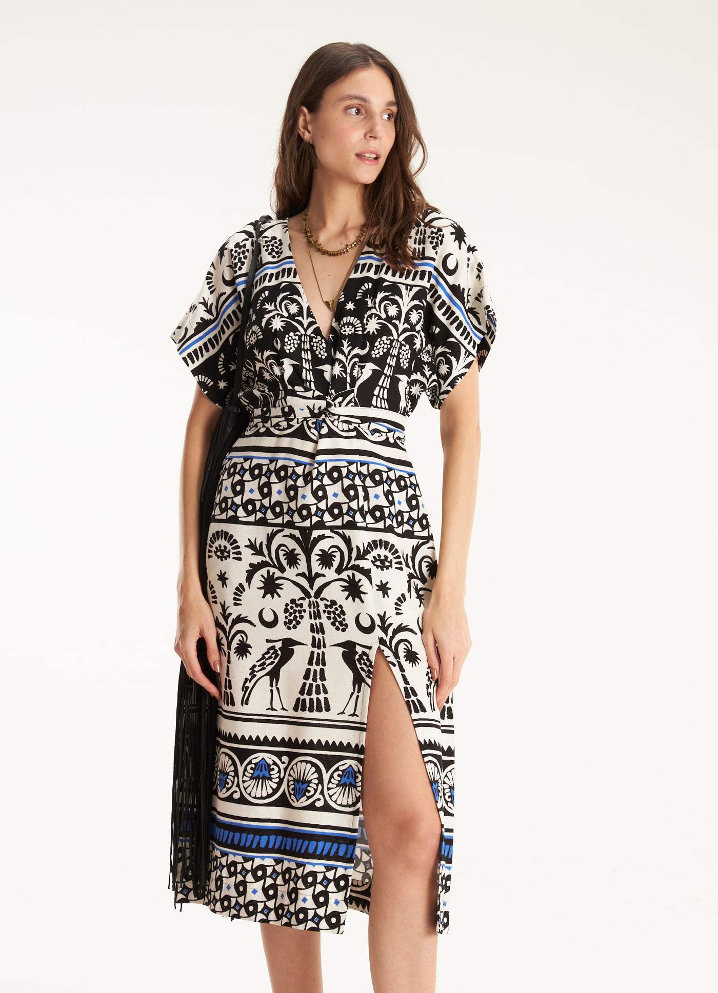 Vestido linho decote v estampado tamareira