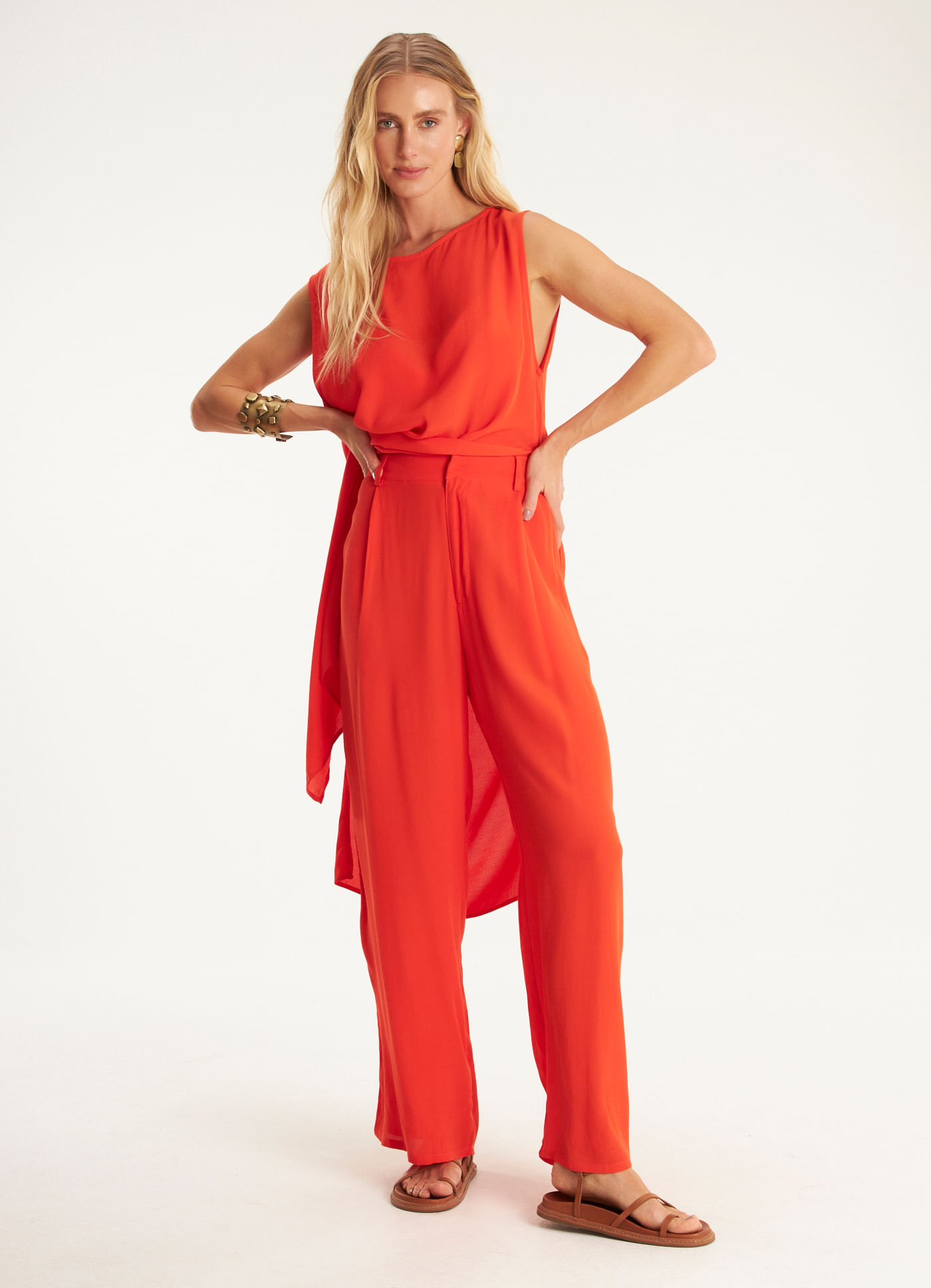 Calça alfaiataria crepe lótus vermelho