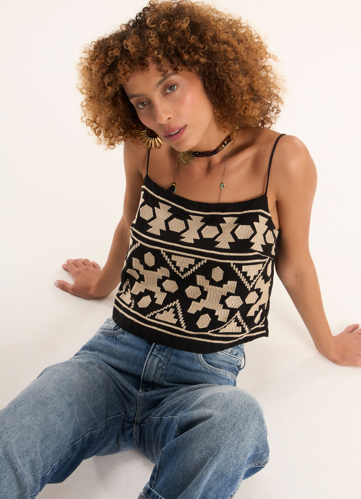 Blusa alça viscose bordado símbolos