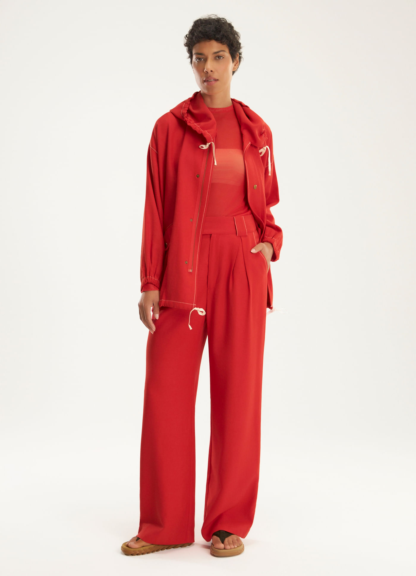 Calça alfaiataria viscose sarjada vermelho