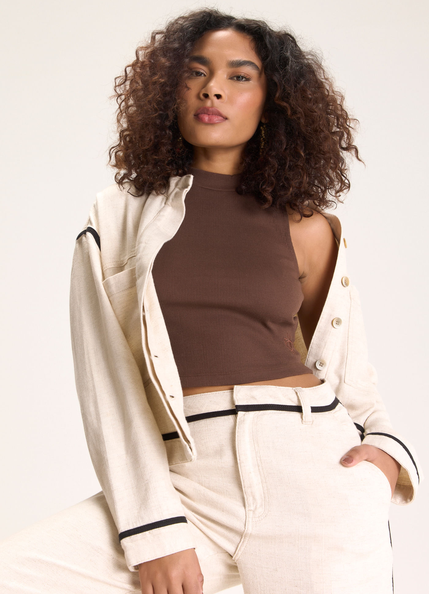 Regata cropped golinha marrom