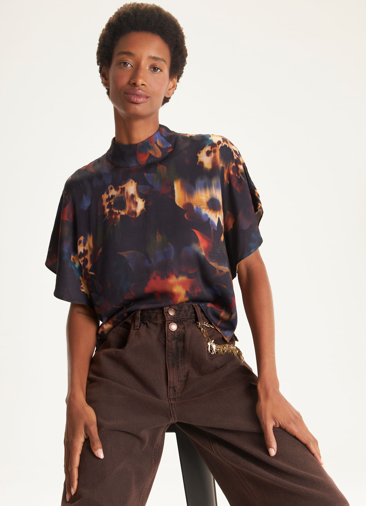 Blusa gola estampada floral glitch