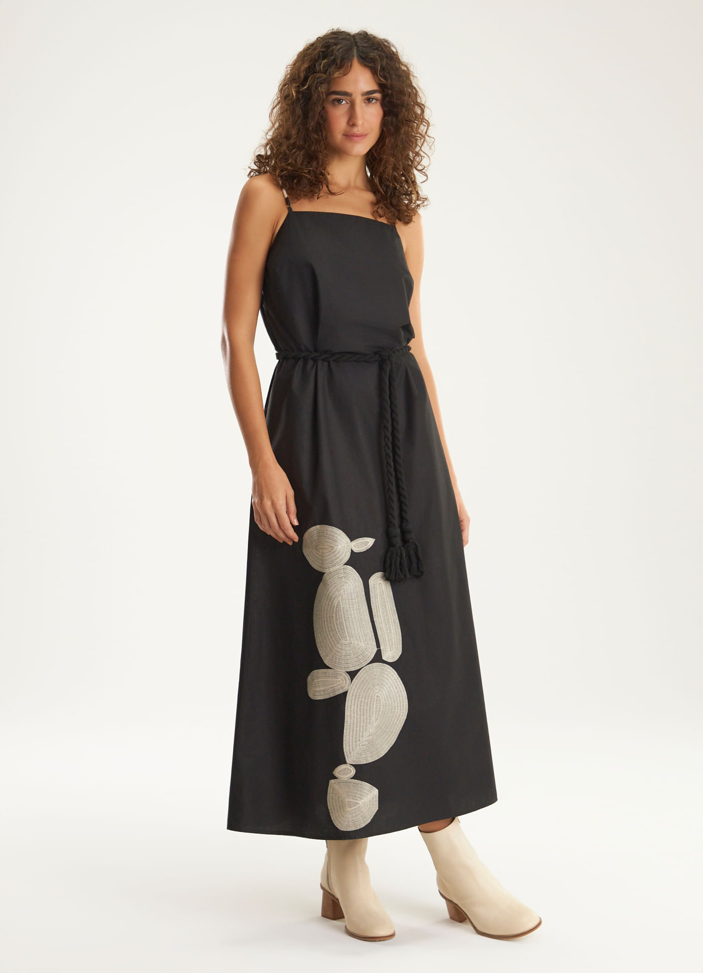Vestido alcinha algodão bordado equilíbrio