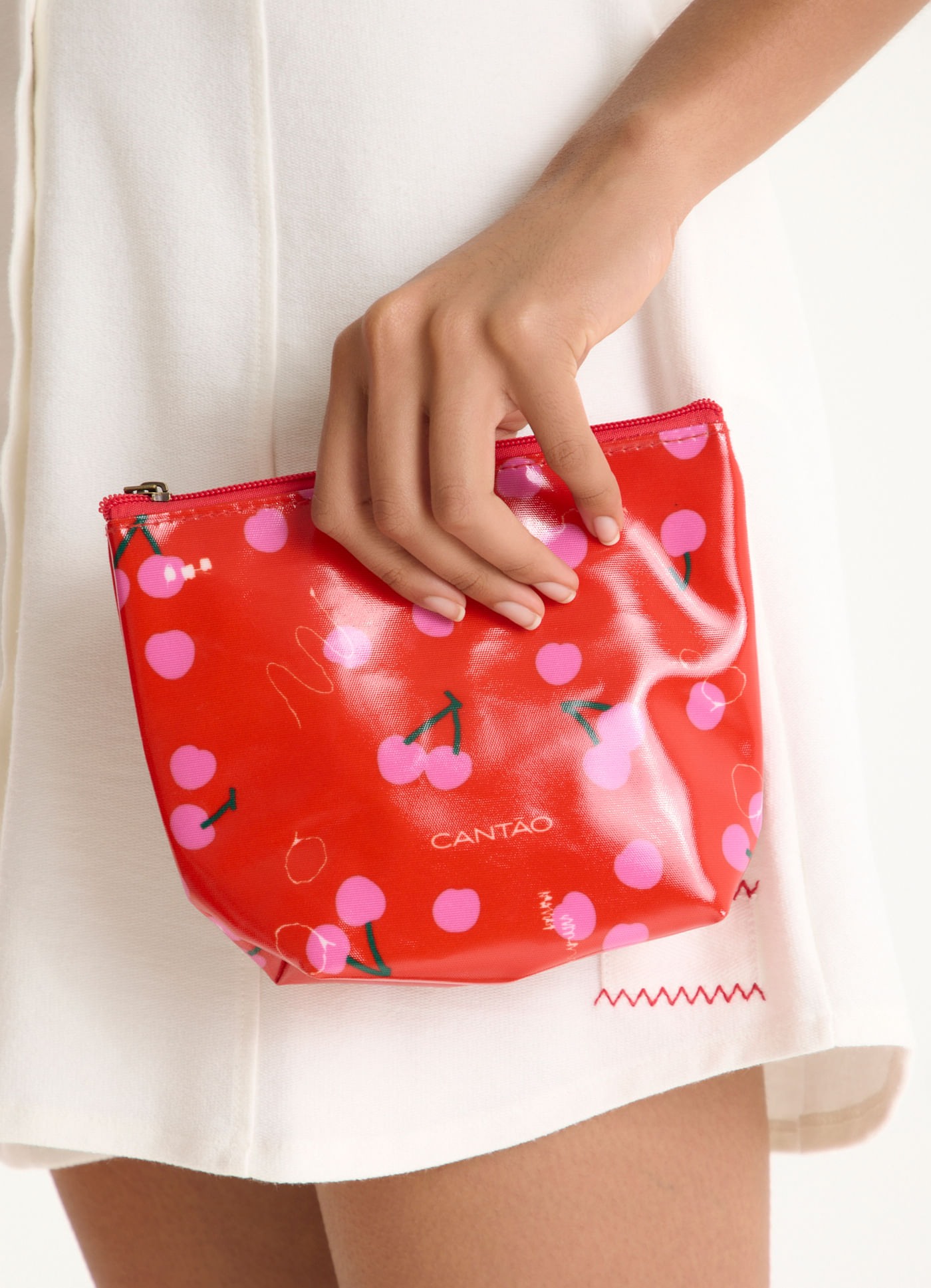 Necessaire vinil estampada cerejas