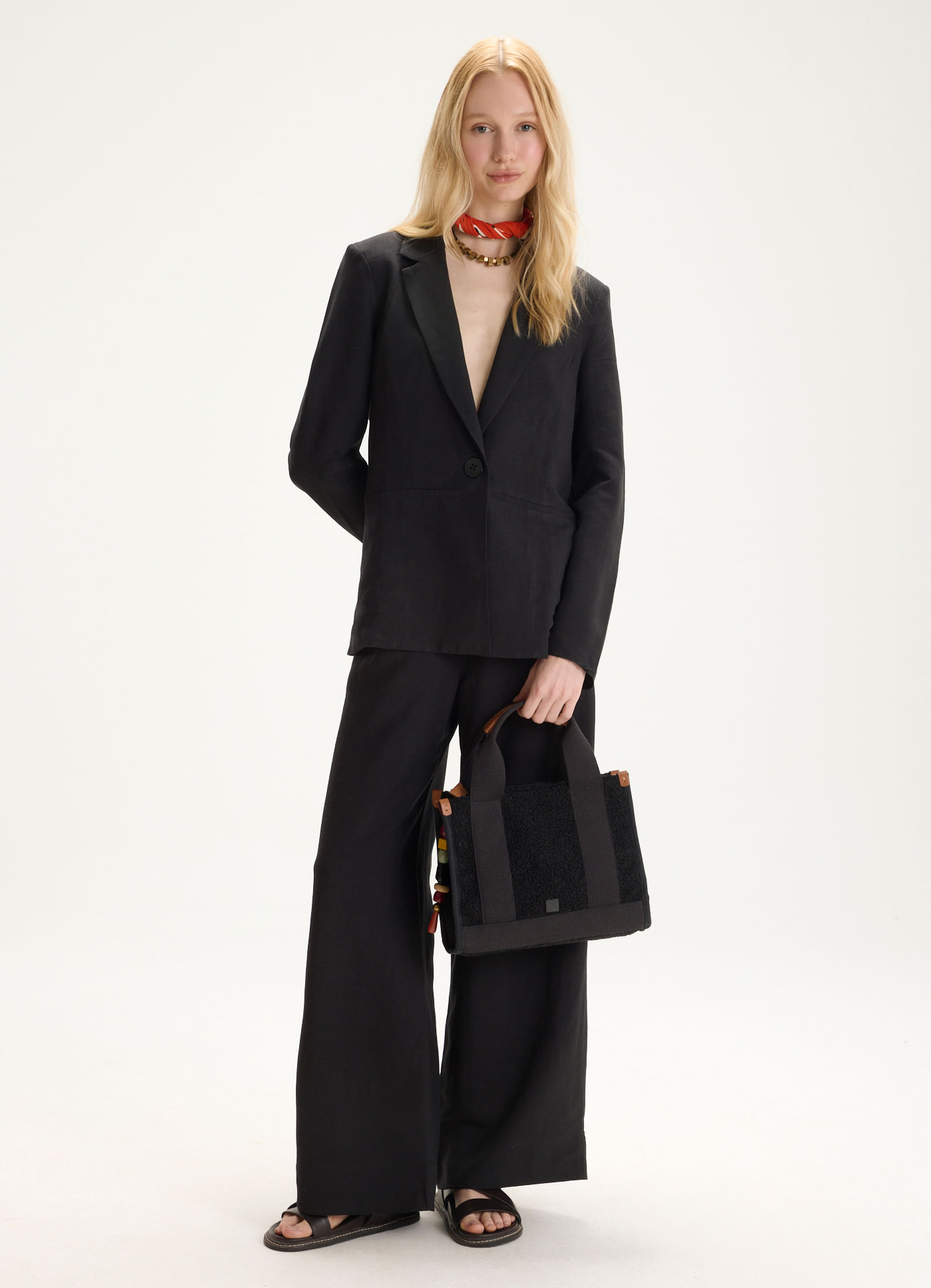 Calça linho maxi alfaiataria movimento preto
