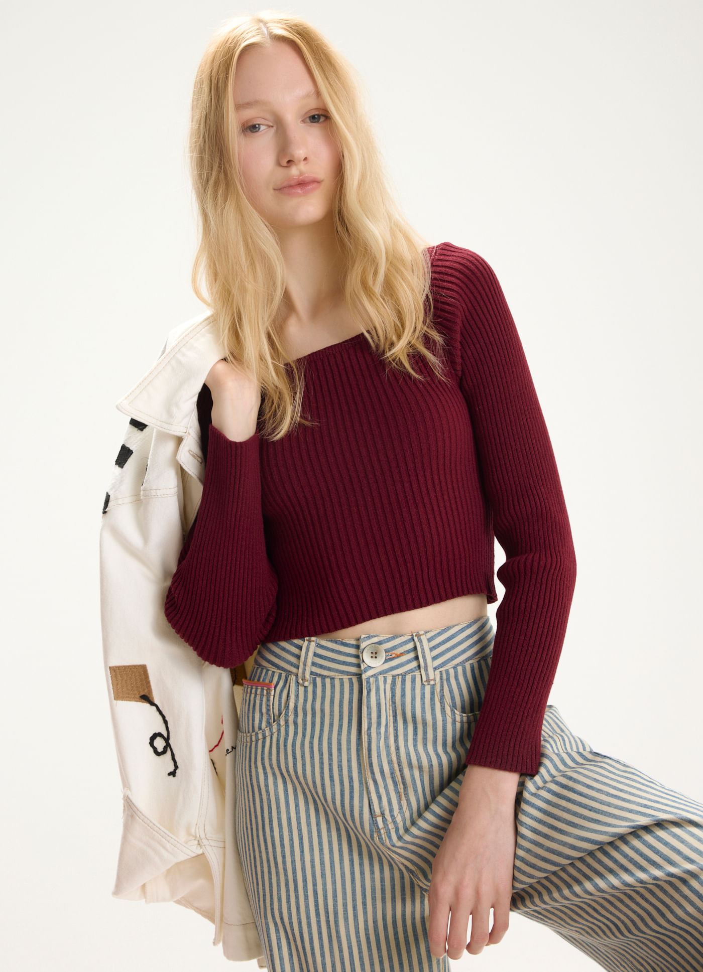 Blusa tricô decote quadrado roxo