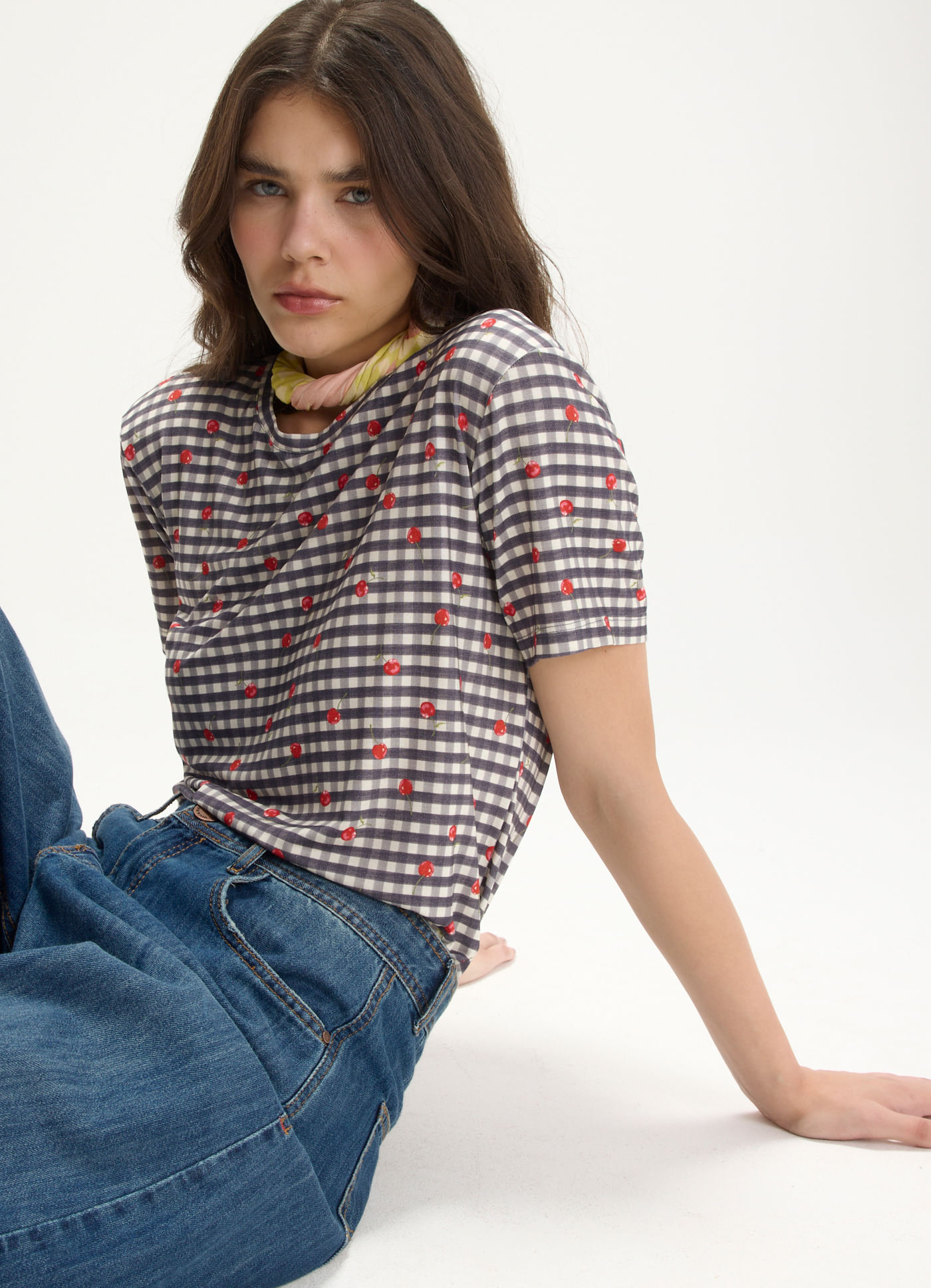 Blusa digital estampada cerejinhas