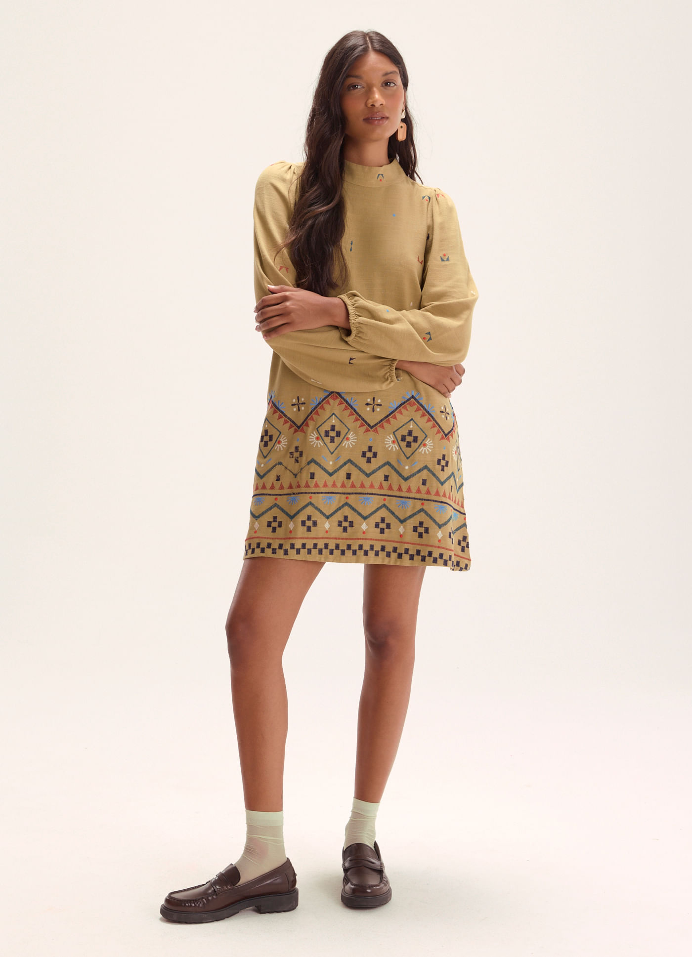 Vestido gola linho bordado boho