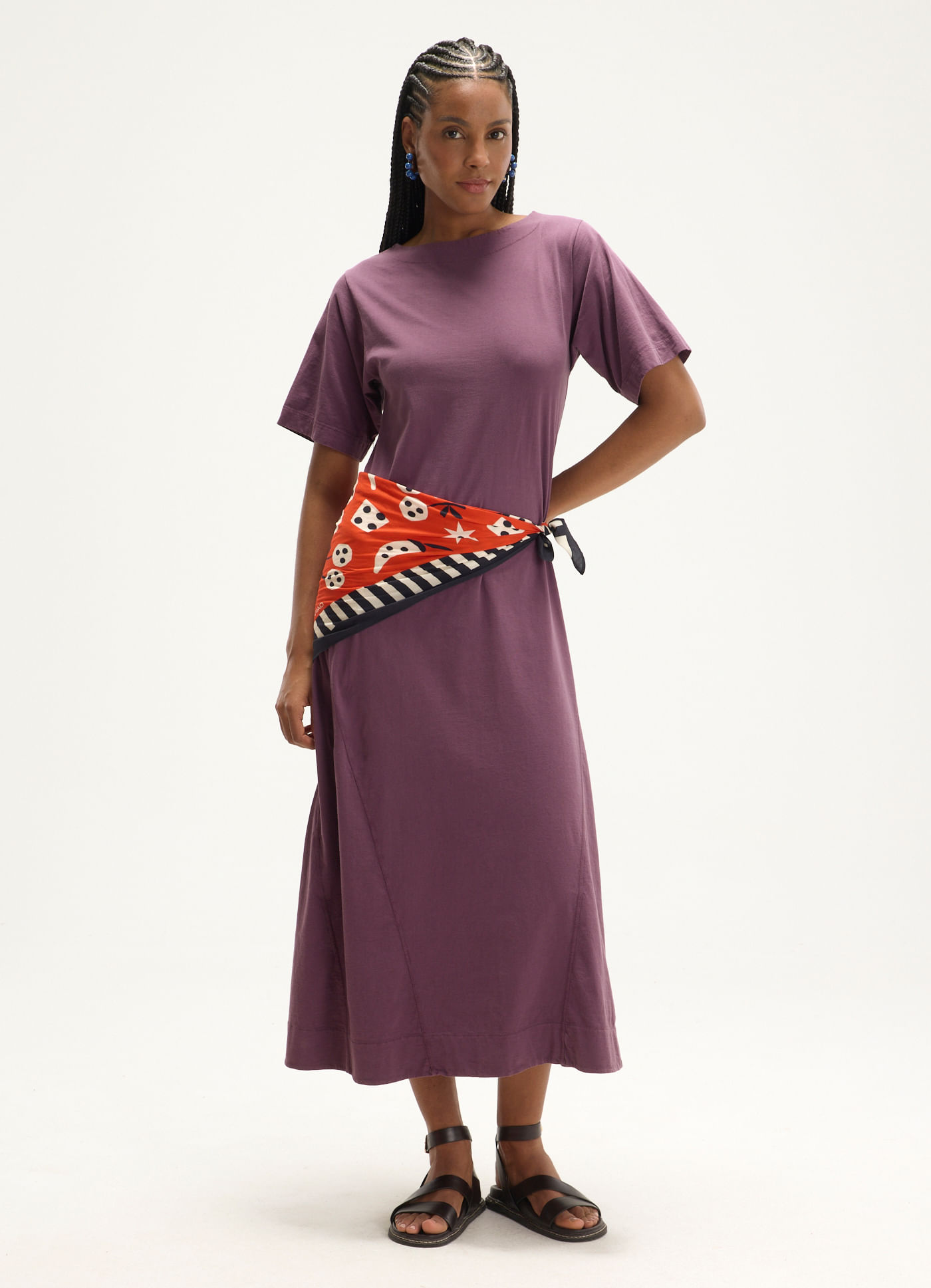 Vestido recortes manga ampla roxo
