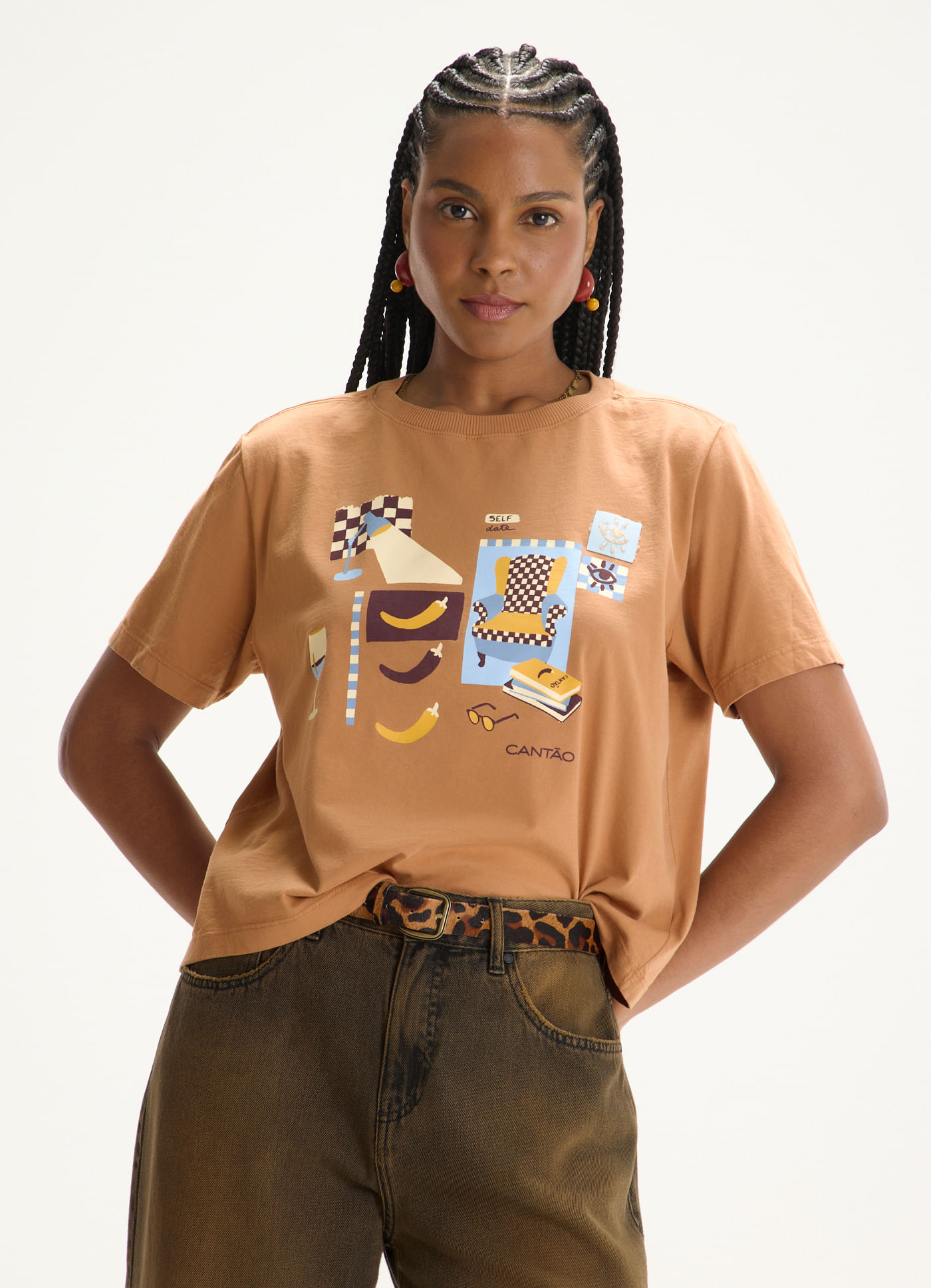 T-shirt box bordada self date caramelo