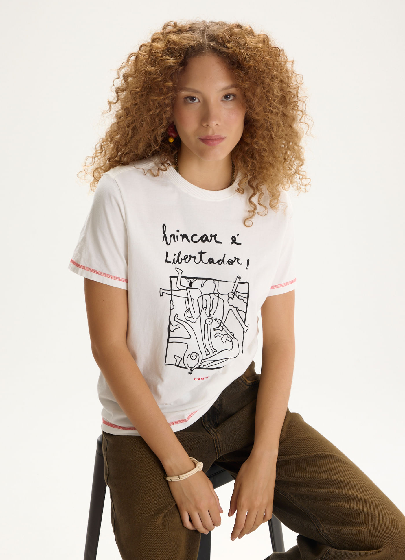 T-shirt classic brincar é libertador off white
