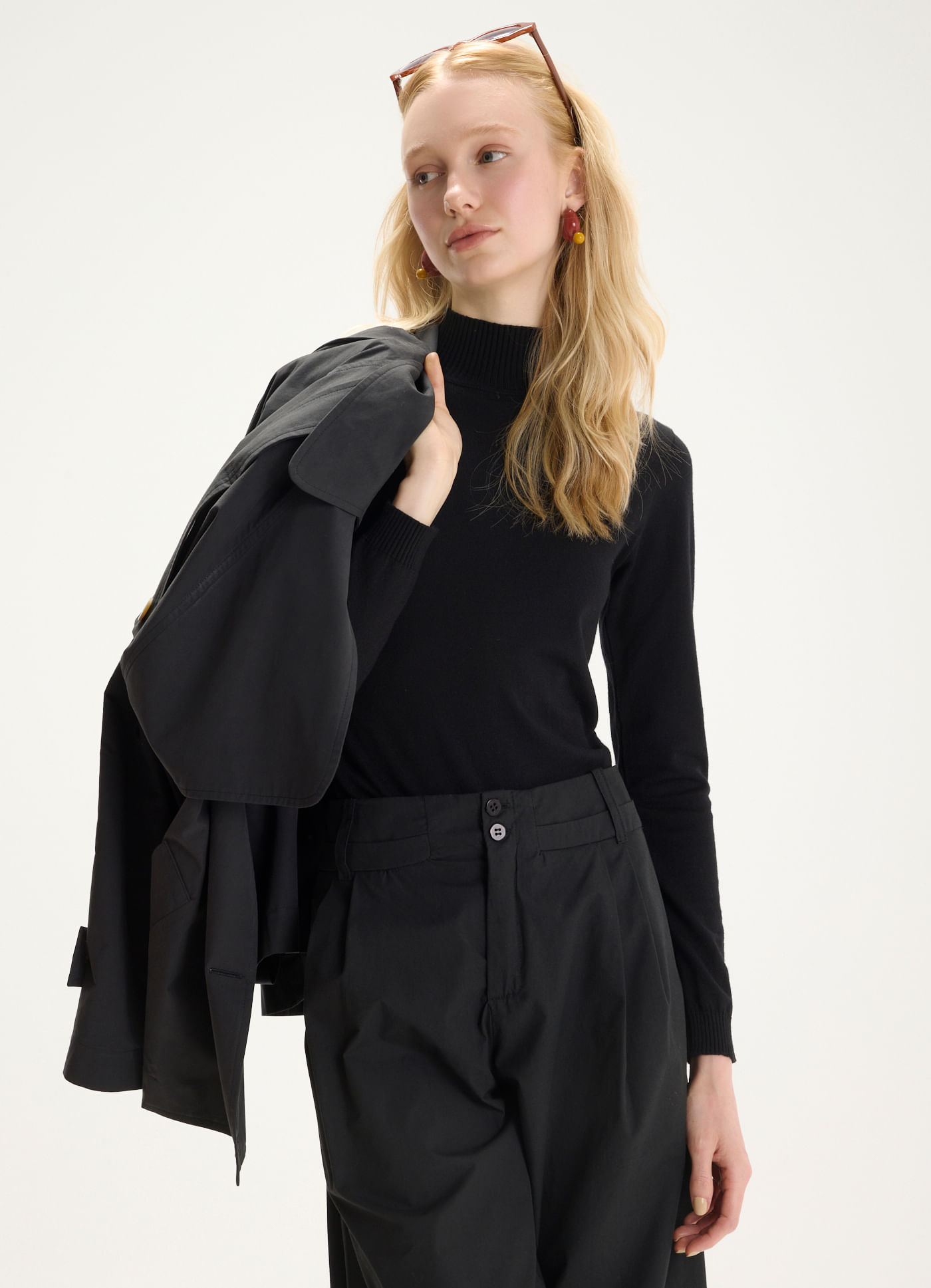 Blusa manga longa tricot gola alta preto