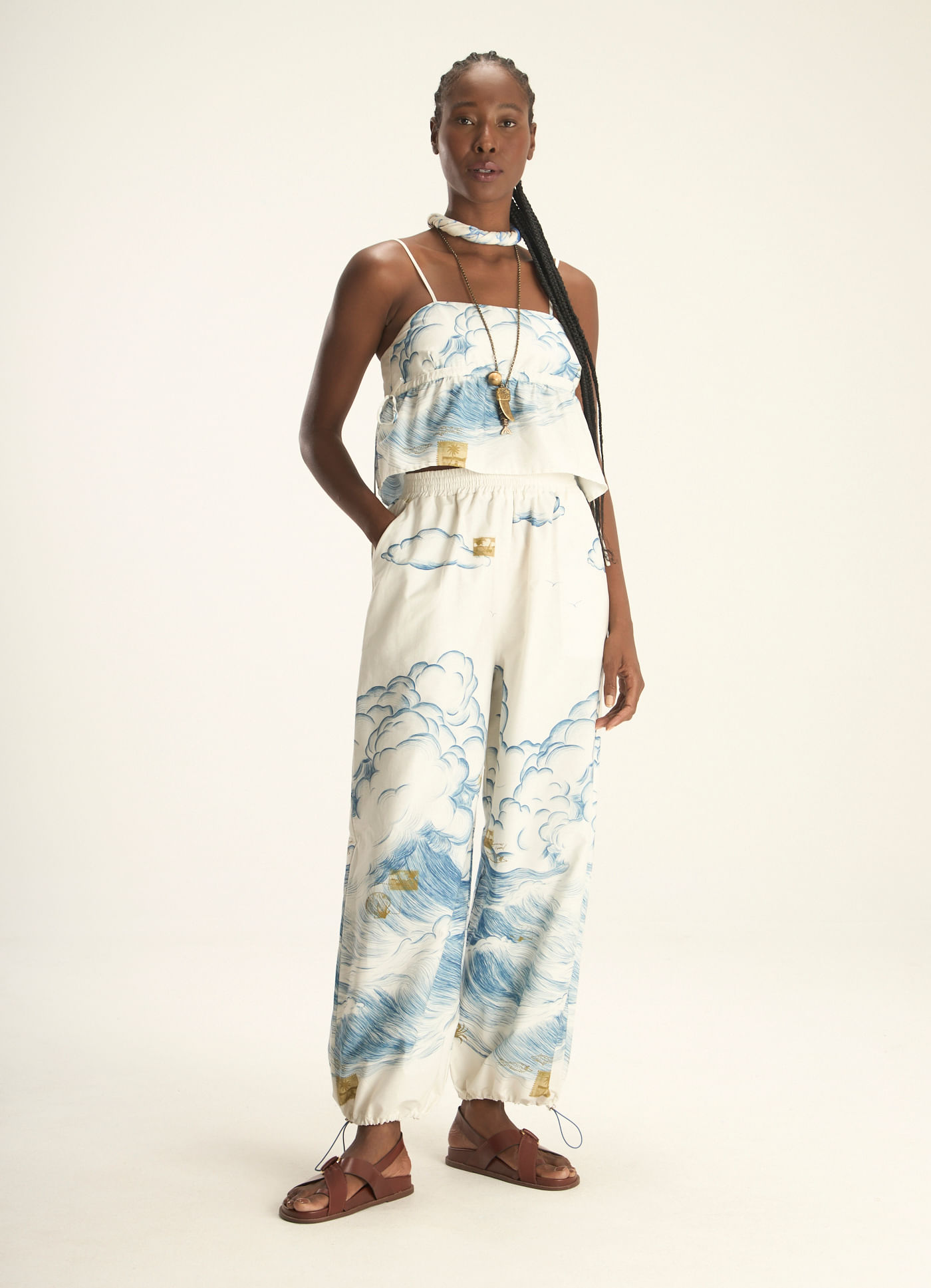 Calça estampada maré alta