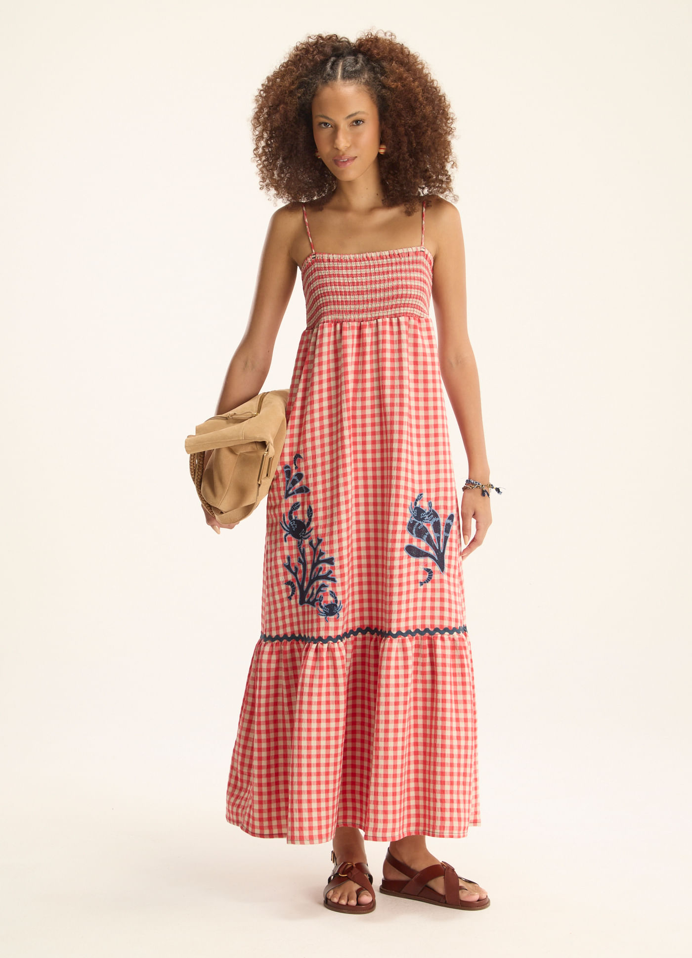 Vestido vichy bordado vermelho