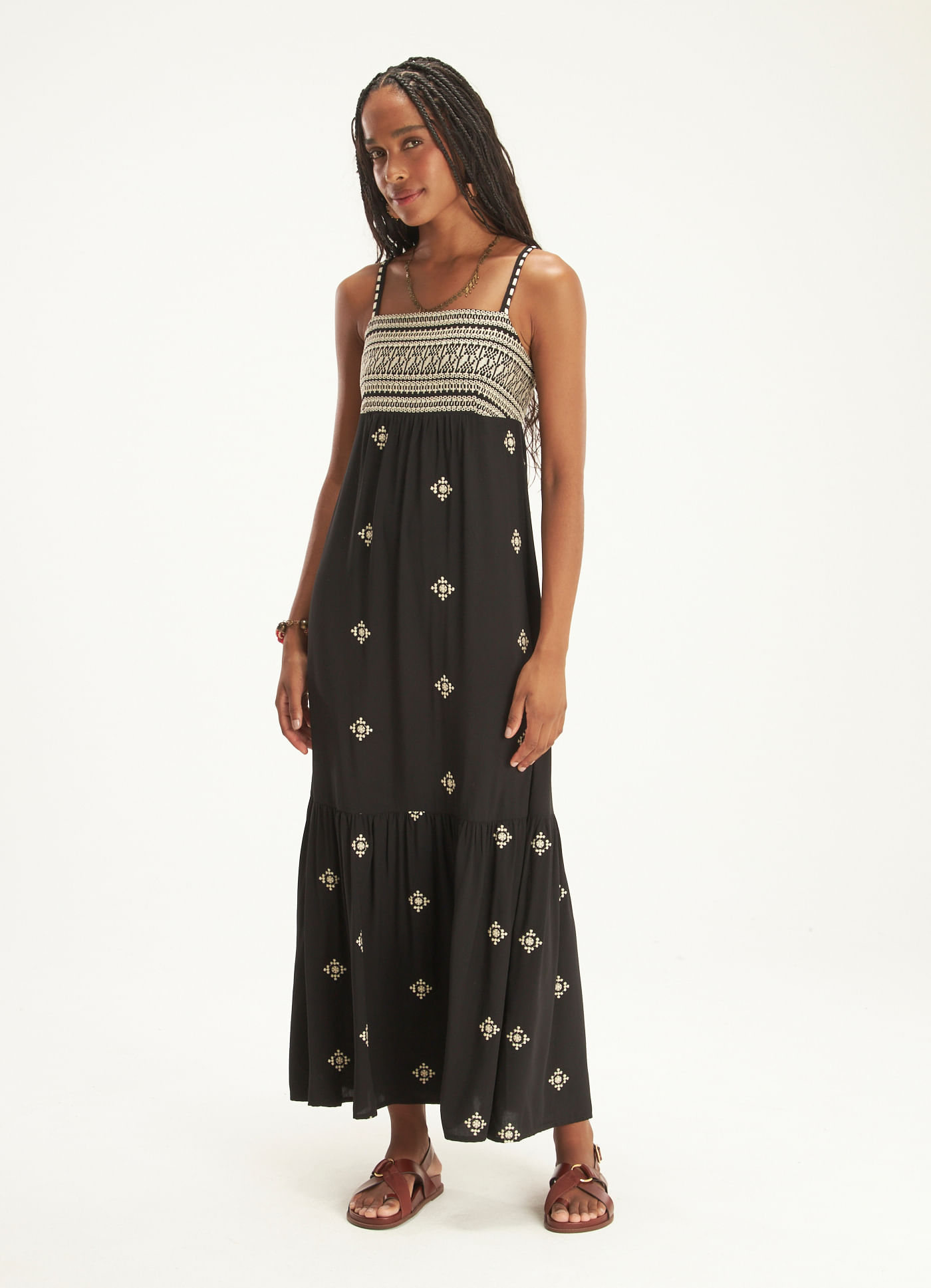 Vestido longo bordado bússola