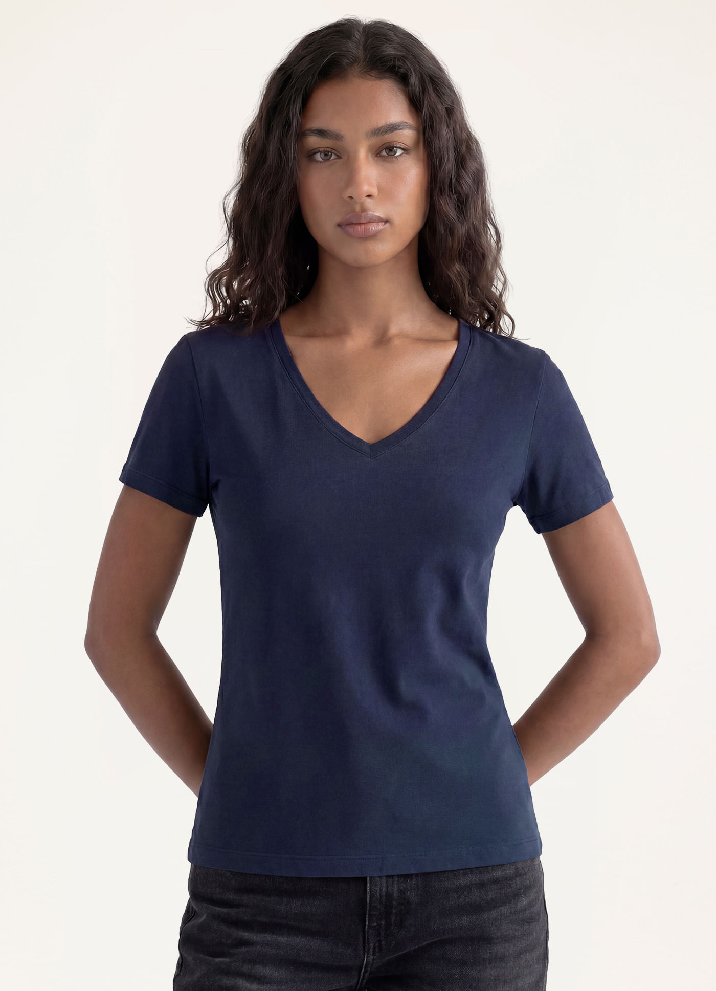 Blusa básica algodão gola v azul marinho