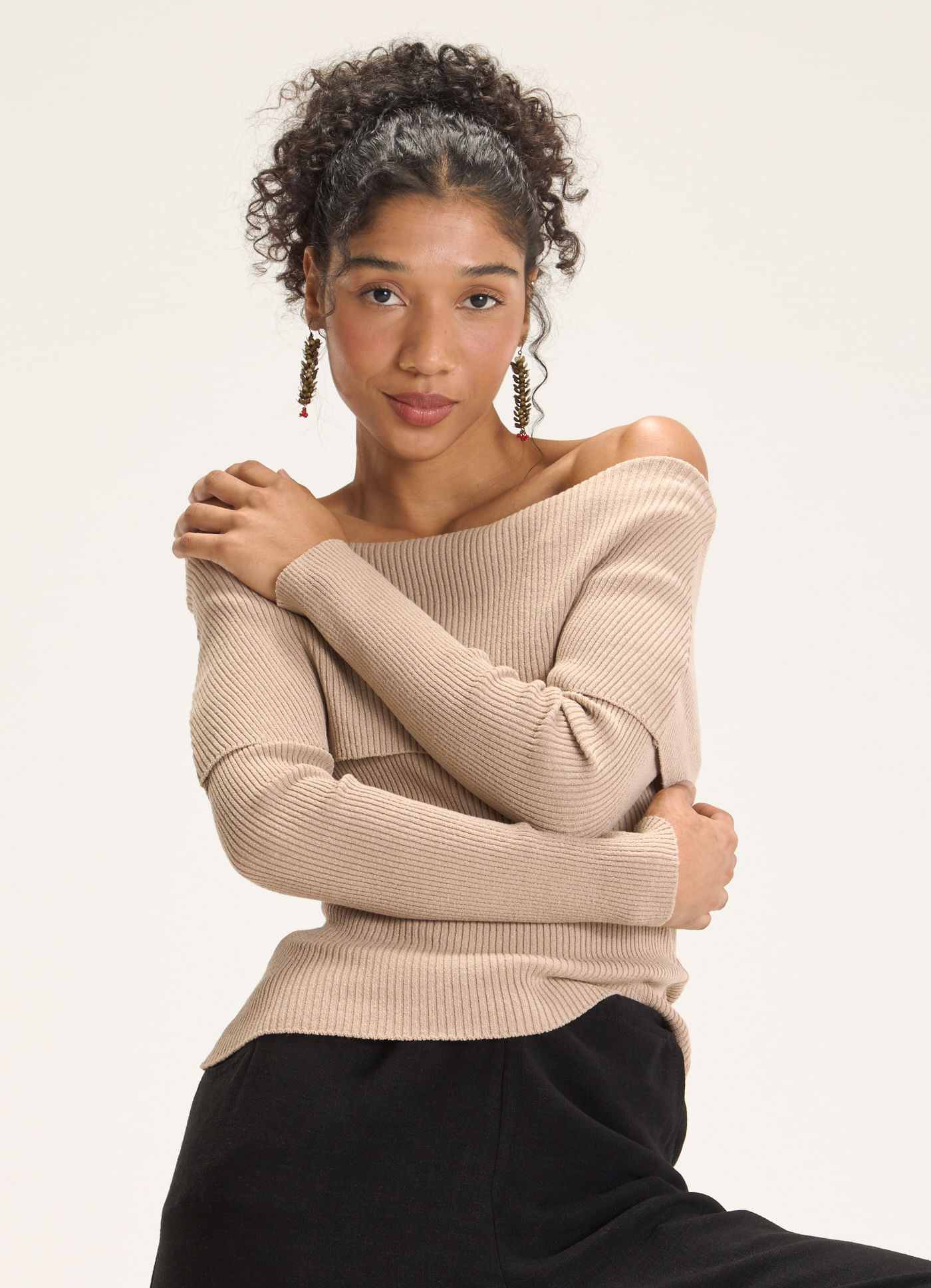 Blusa malha ombro tricô areia